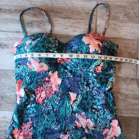 Old Navy Women’s Floral One Piece Swimsuit - Picture 12 of 14